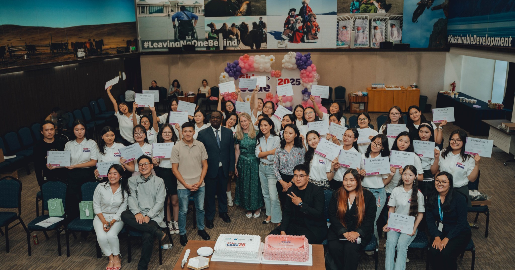 Монголын ирээдүйн эмэгтэй хөгжүүлэгчид “Girls Code 2025” хөтөлбөрөөс төгсөж байна
